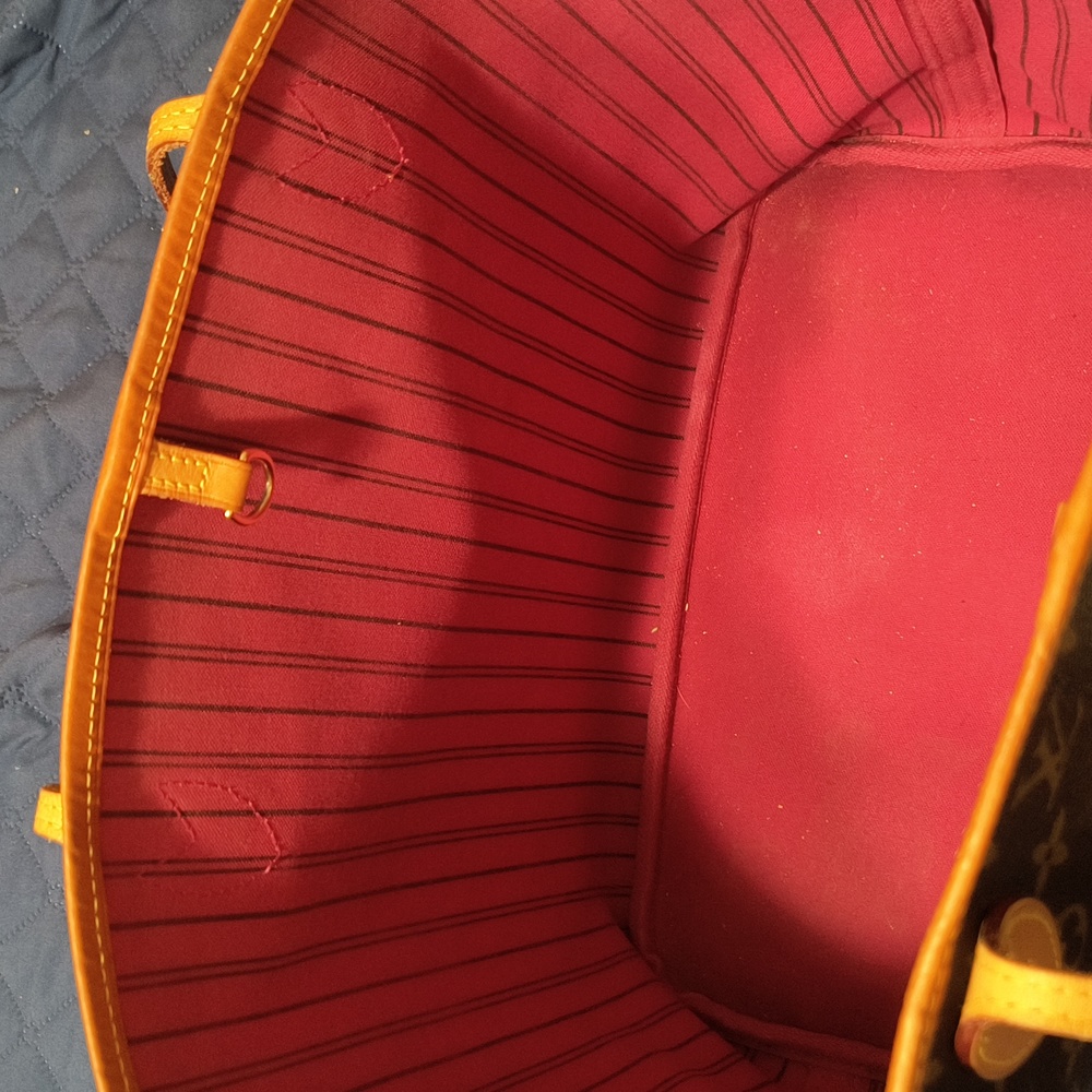 Authentic Louis Vuitton Neverful  MM - Picture 4 of 13